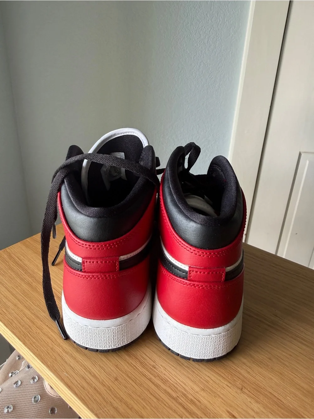 Air Jordan 1 Mid GS 'Chicago Black Toe'